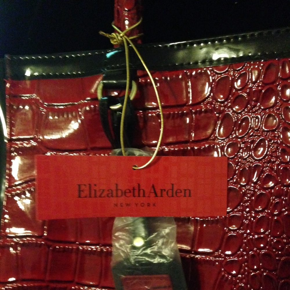 Elizabeth Arden Tote (NEW!)